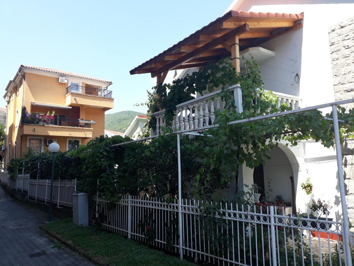 Astakos Apartments בודווה מראה חיצוני תמונה